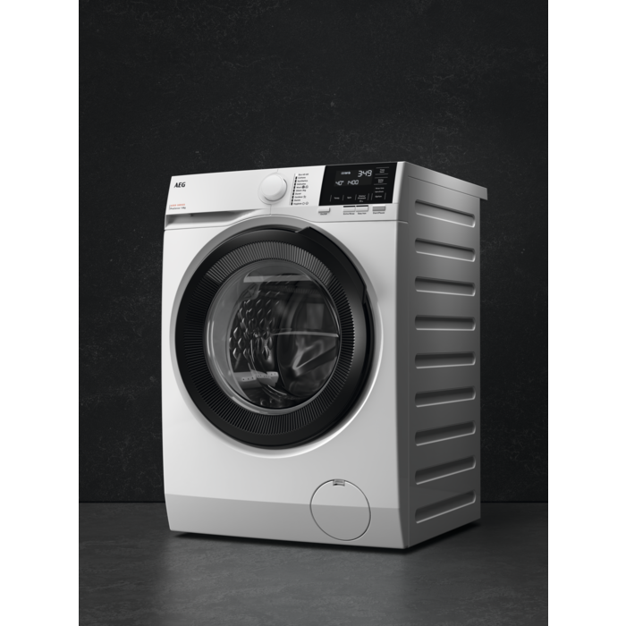 AEG - 9 kg washing machine - LFR61944BE