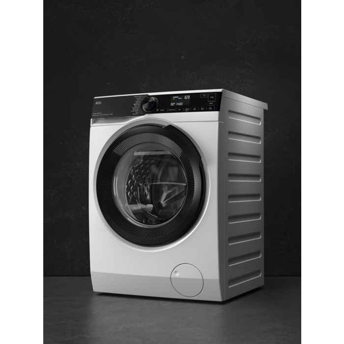 AEG - 9 kg washing machine - LFR73944VE