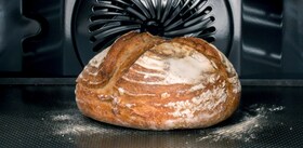 Peka v večnamenski prani pečici PlusSteam
