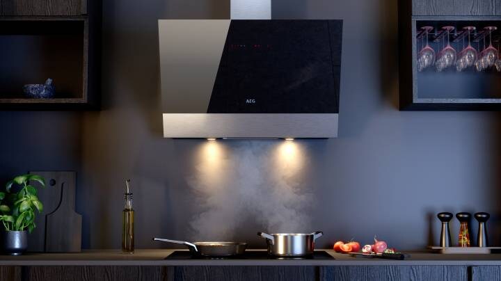 Automatic handsfree hood